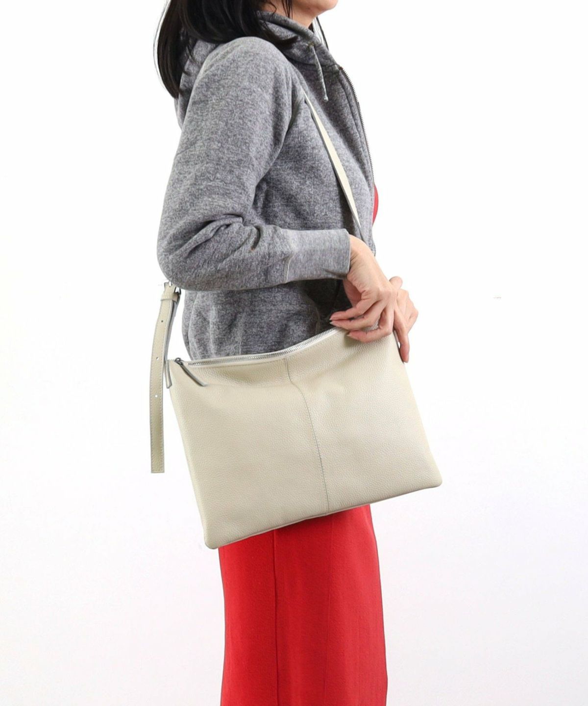 【COO SPECIAL WEEK】 收縮皮革 Simple Flat Shoulder bag / A4 兼容